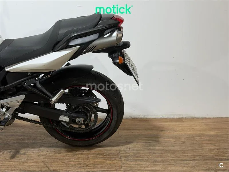 Yamaha FZ6 - Vista 9