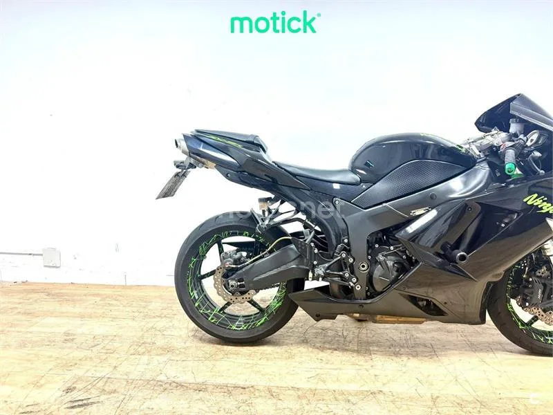 Kawasaki Ninja ZX-6R - Vista 3