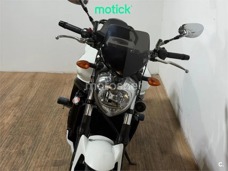 Yamaha FZ6 - Vista 10