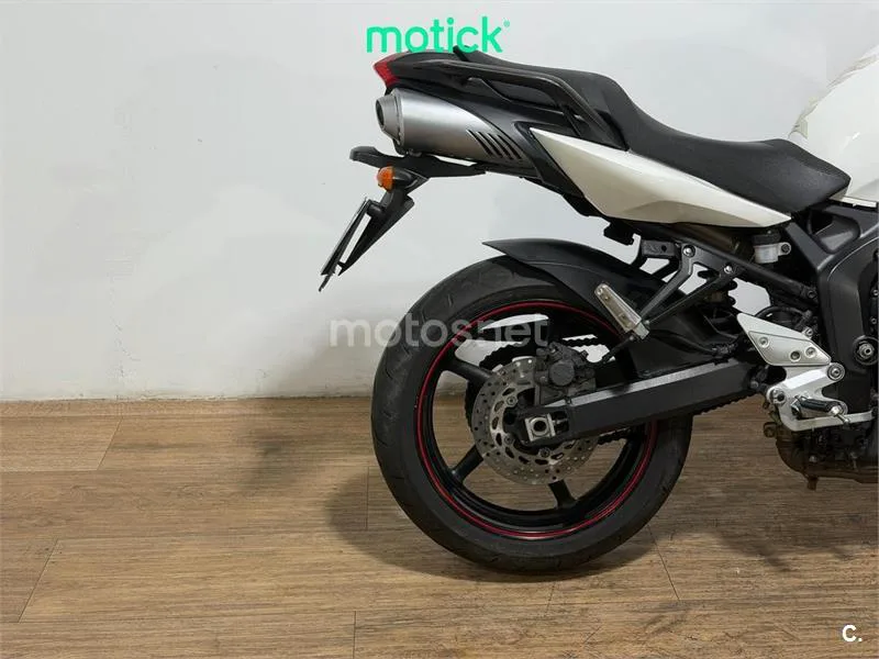 Yamaha FZ6 - Vista 3