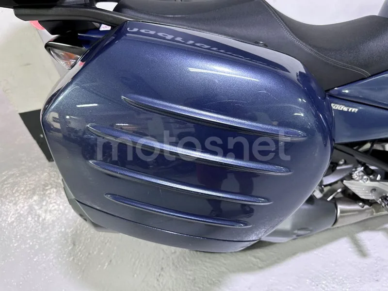 Kawasaki 1400GTR - Vista 11