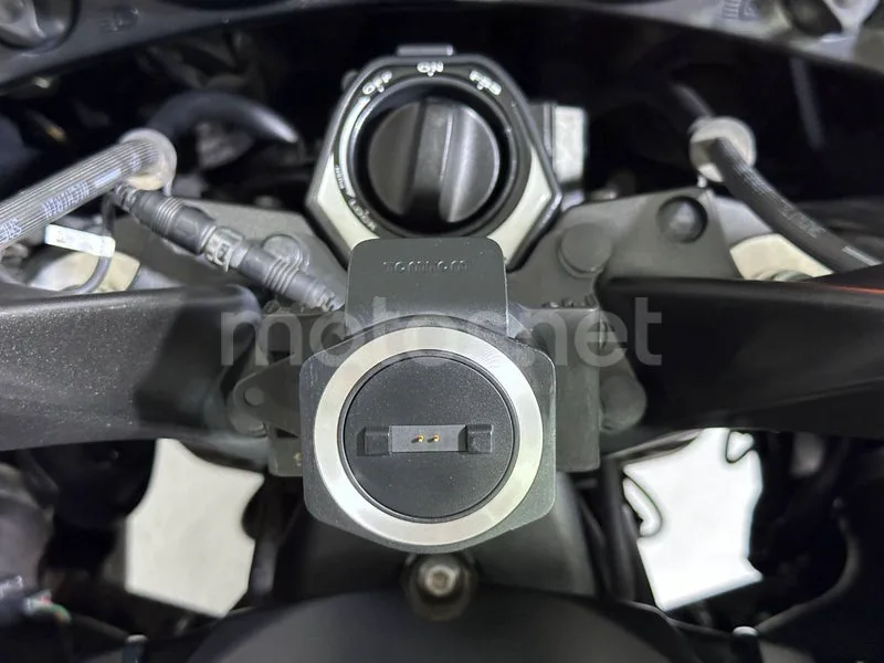 Kawasaki 1400GTR - Vista 15