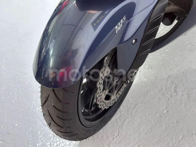 Kawasaki 1400GTR - Vista 26