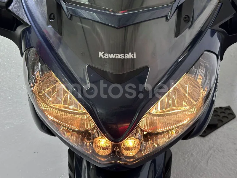 Kawasaki 1400GTR - Vista 27