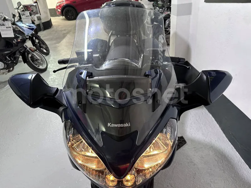 Kawasaki 1400GTR - Vista 28