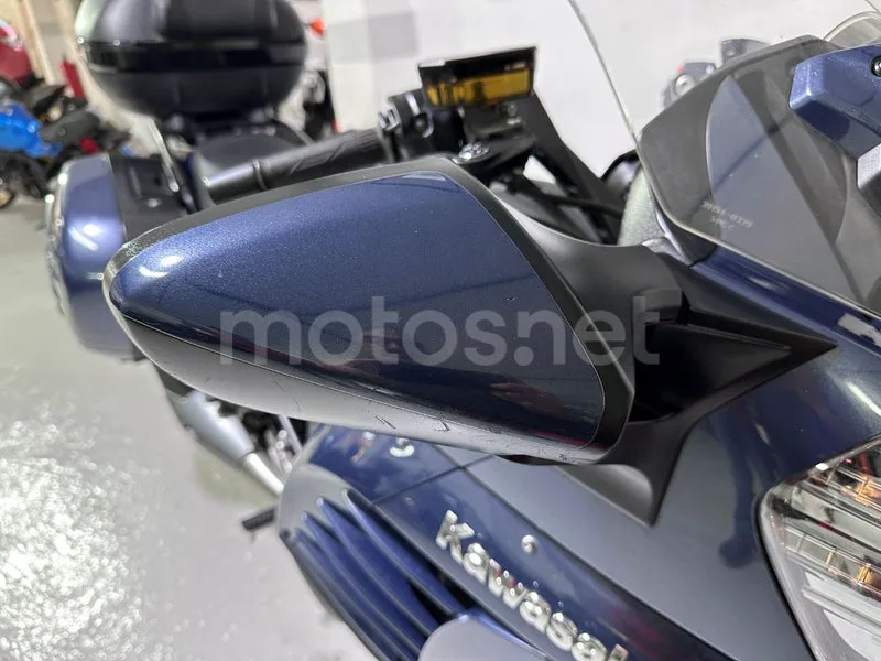 Kawasaki 1400GTR - Vista 30