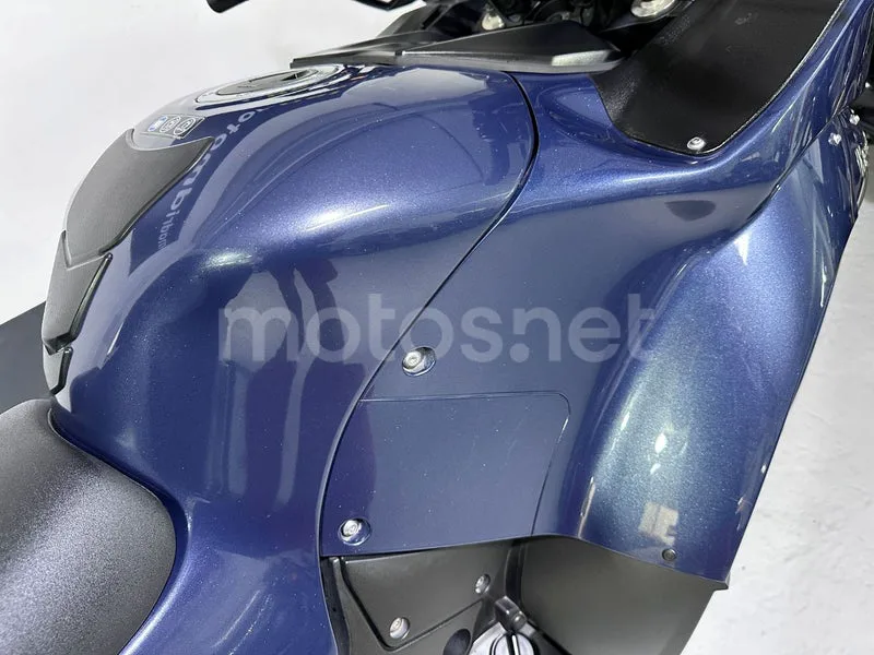 Kawasaki 1400GTR - Vista 32