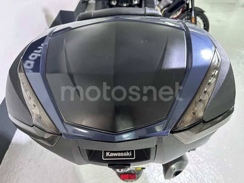 Kawasaki 1400GTR - Vista 38