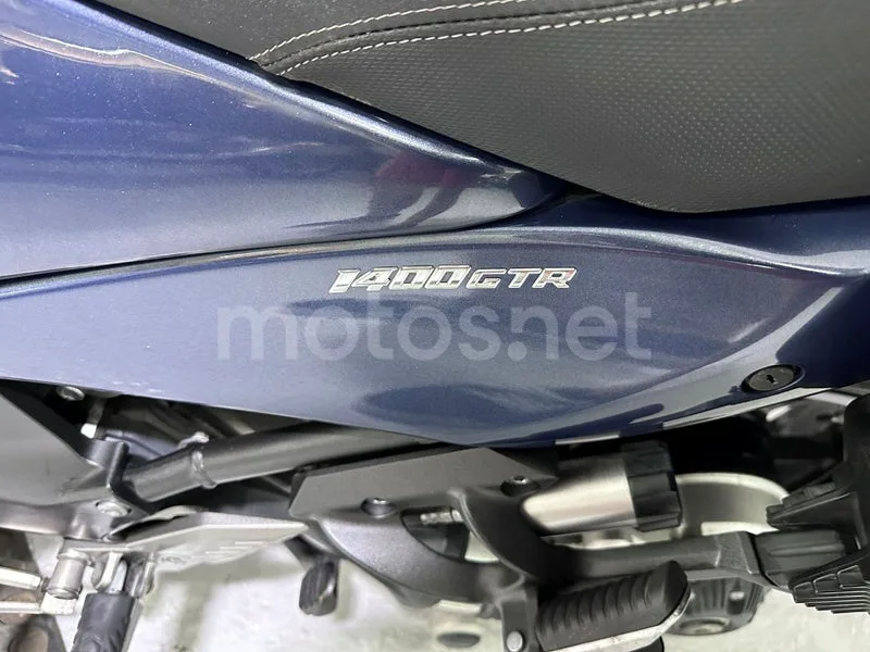 Kawasaki 1400GTR - Vista 39
