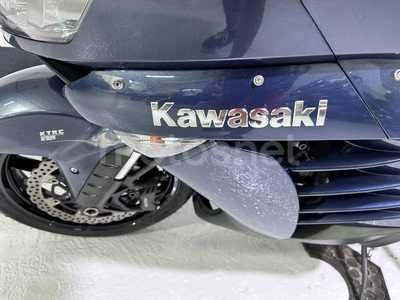 Kawasaki 1400GTR - Vista 40