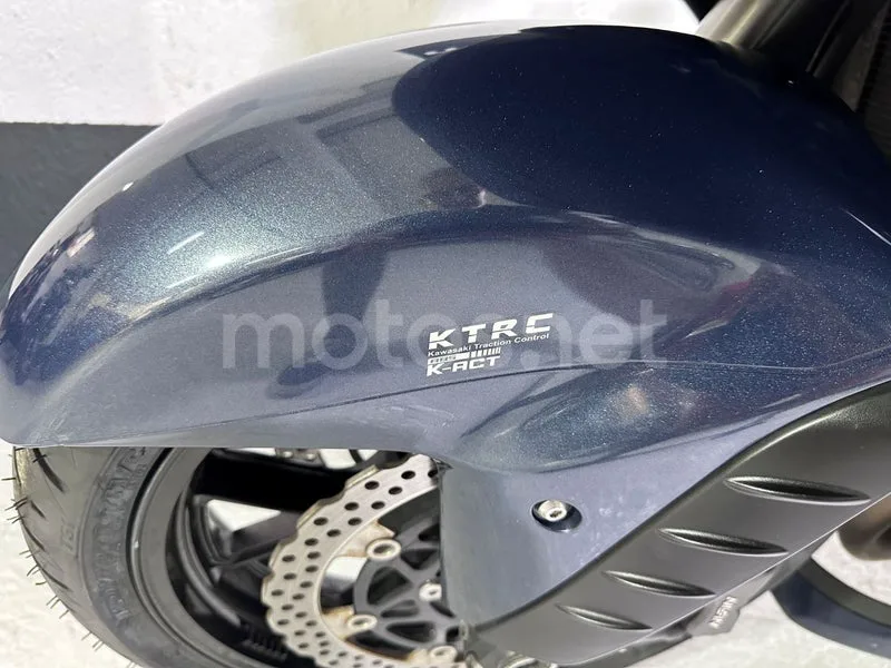 Kawasaki 1400GTR - Vista 41