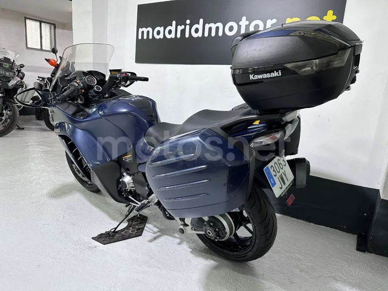 Kawasaki 1400GTR - Vista 6