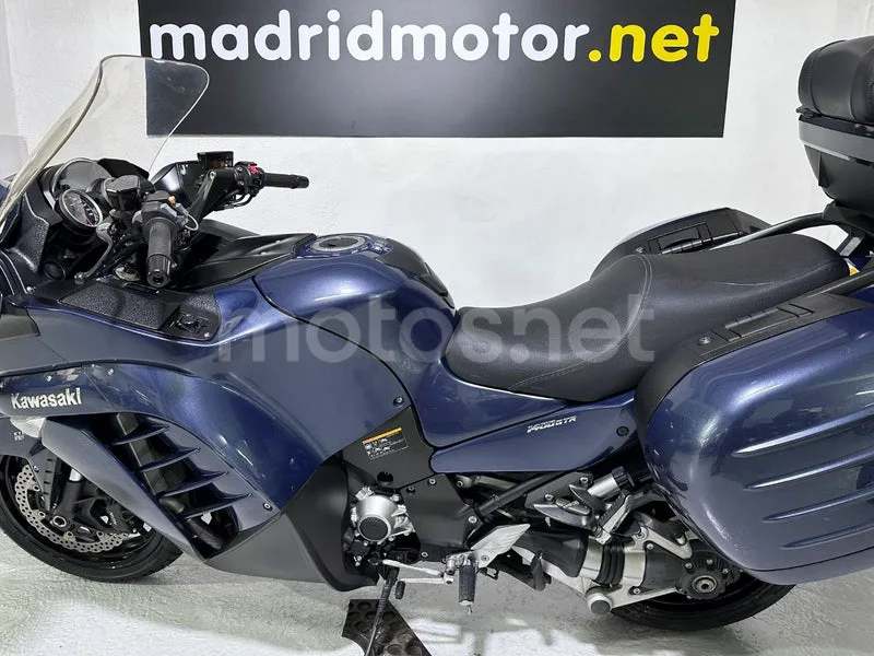 Kawasaki 1400GTR - Vista 8