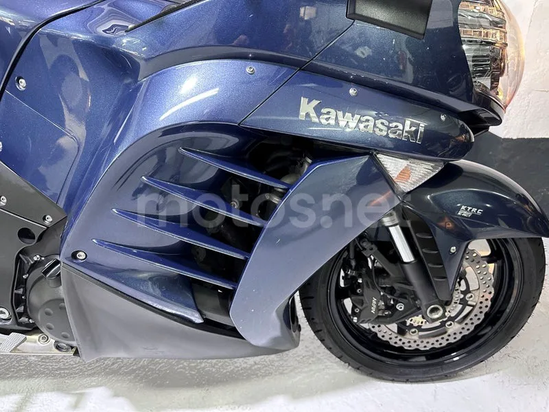 Kawasaki 1400GTR - Vista 9