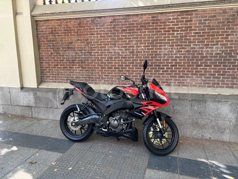 Aprilia Tuono 125 - Vista 5