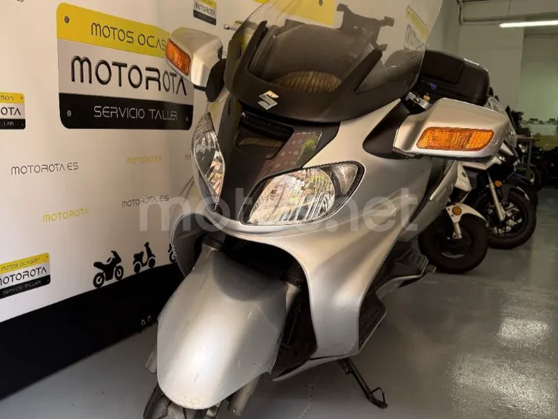 Suzuki Burgman 650 Executive - Vista 3