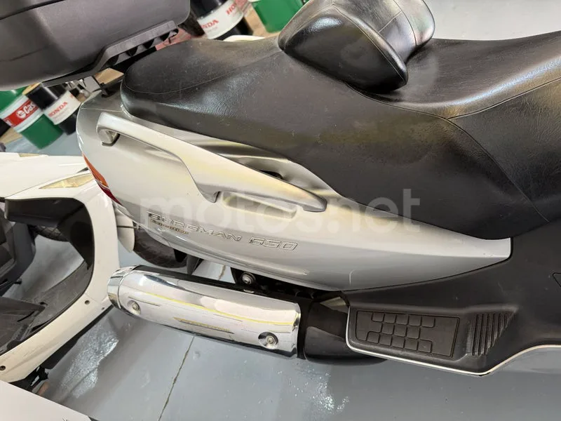 Suzuki Burgman 650 Executive - Vista 6