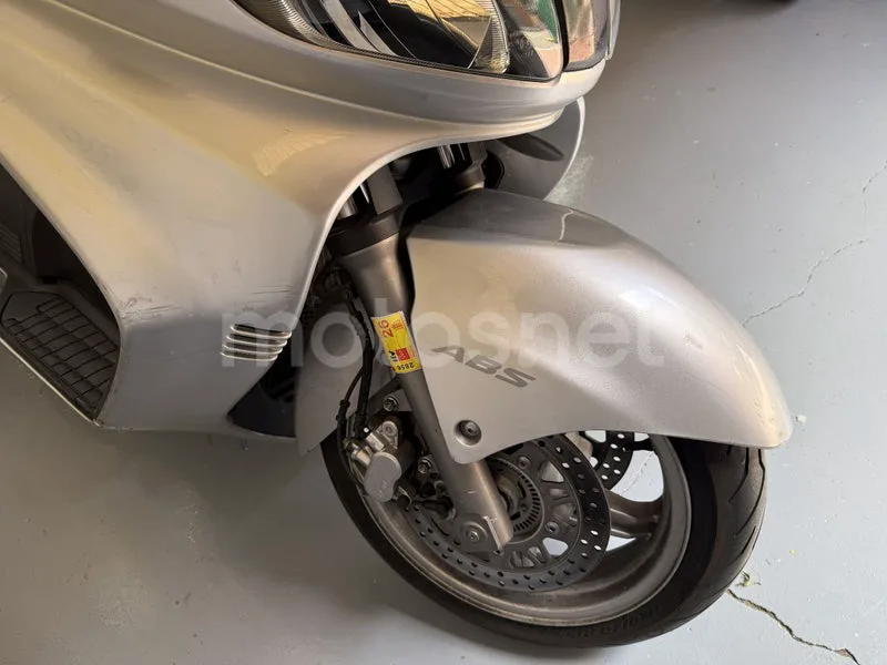 Suzuki Burgman 650 Executive - Vista 7
