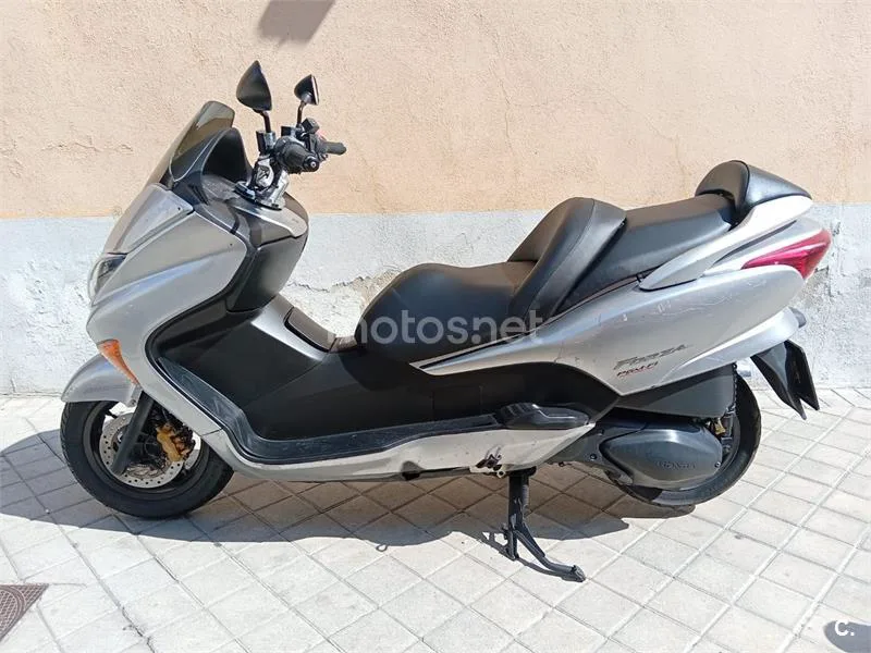 Honda Forza 250 EX - Vista 3