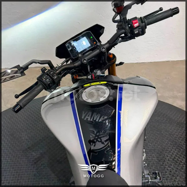 Yamaha MT-09 - Vista 8