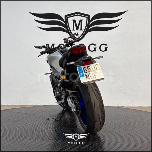 Yamaha MT-09 - Vista 9