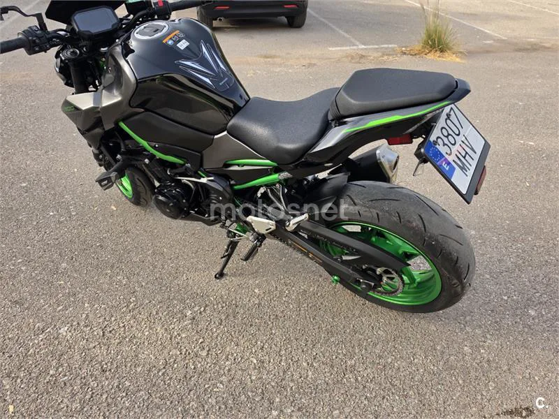 Kawasaki Z900 - Vista 5