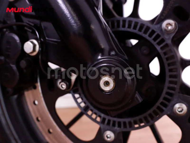 Royal Enfield Super Meteor 650 - Vista 13