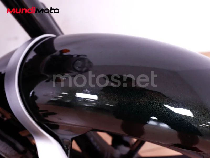 Royal Enfield Super Meteor 650 - Vista 16