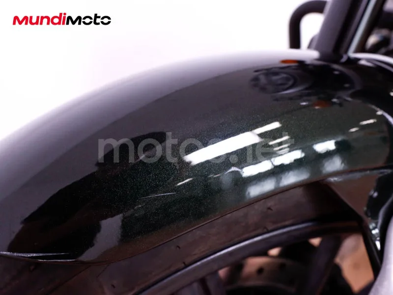 Royal Enfield Super Meteor 650 - Vista 19