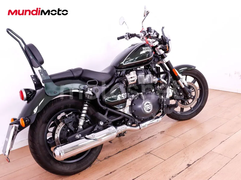 Royal Enfield Super Meteor 650 - Vista 3