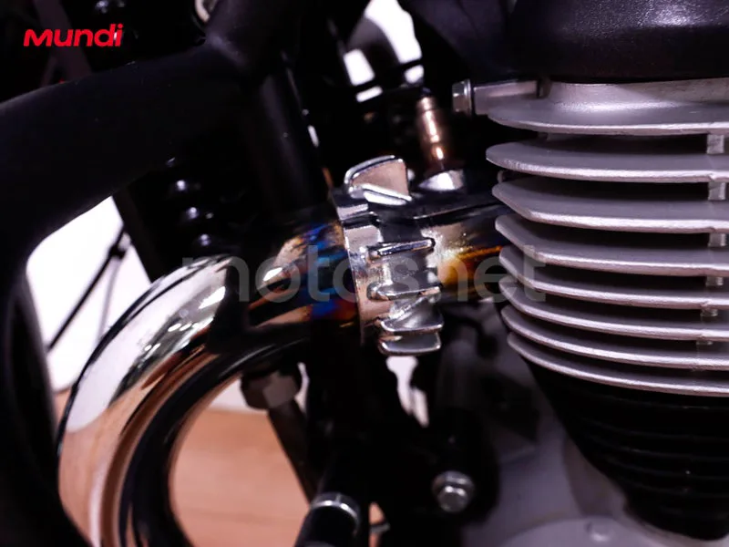 Royal Enfield Super Meteor 650 - Vista 26
