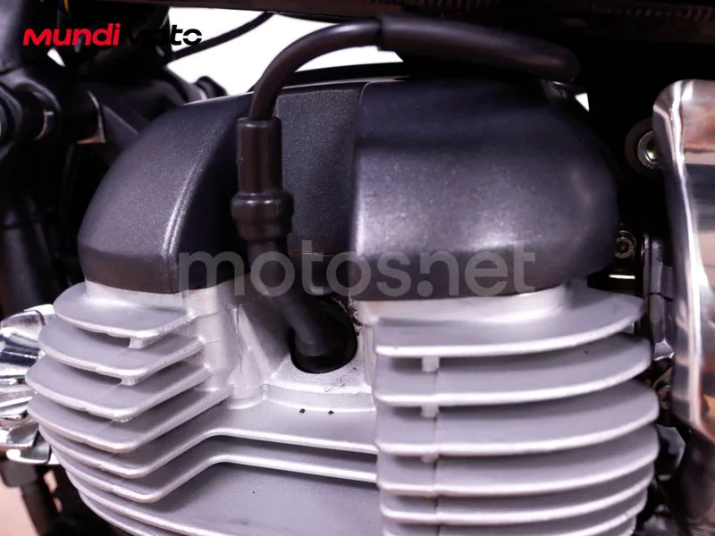 Royal Enfield Super Meteor 650 - Vista 27