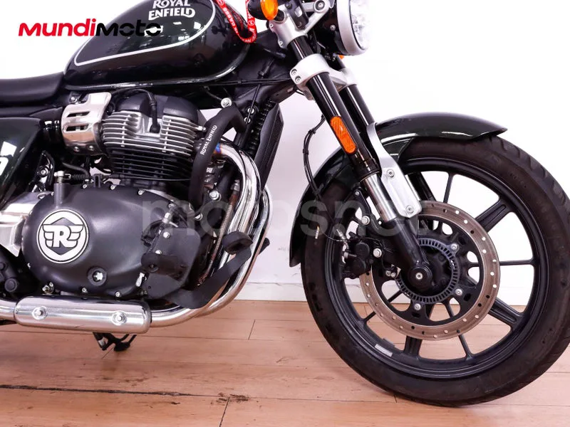 Royal Enfield Super Meteor 650 - Vista 40