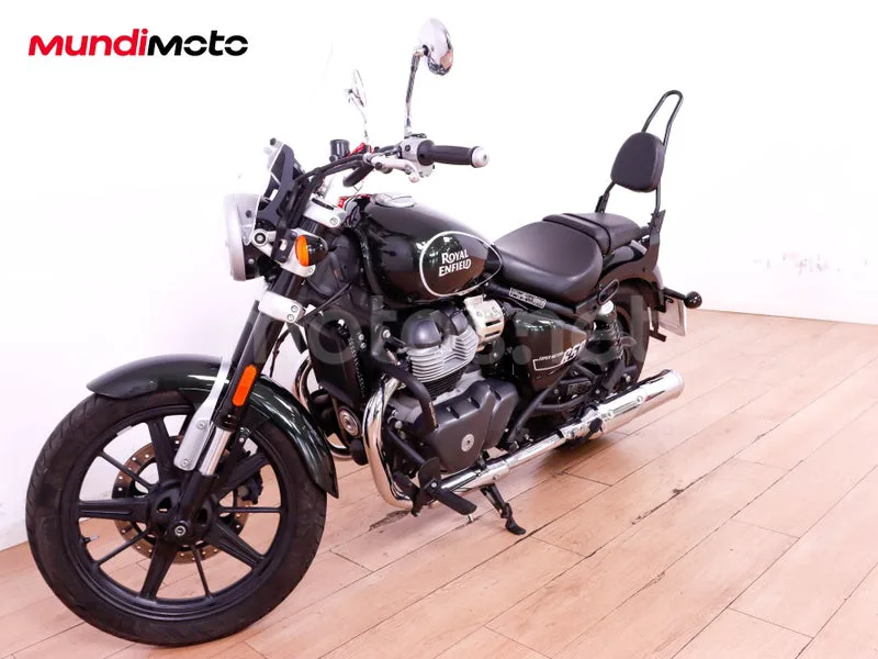 Royal Enfield Super Meteor 650 - Vista 7