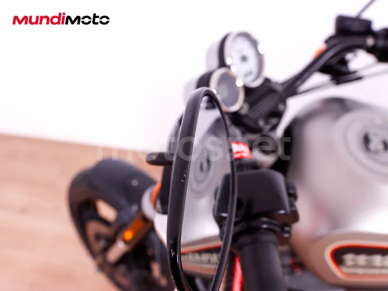 Harley-Davidson XR1200X - Vista 49