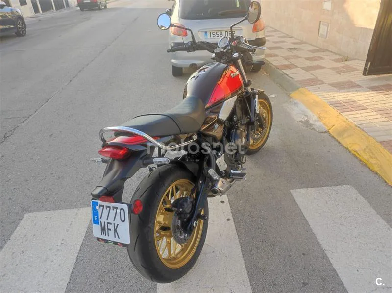 Kawasaki Z650 - Vista 4
