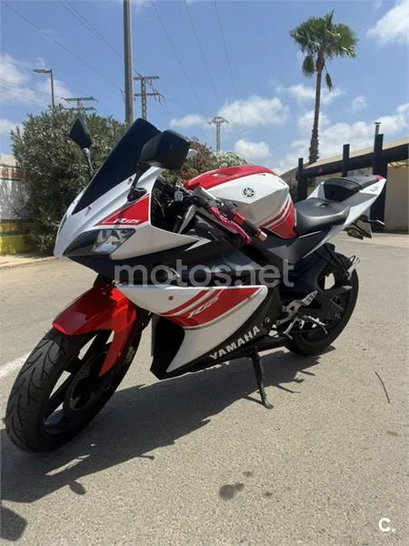 Yamaha YZF-R125 - Vista 4