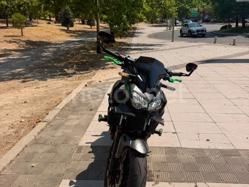Kawasaki Z650 - Vista 3