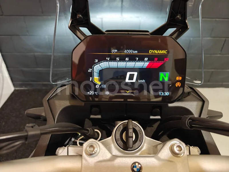 BMW F 900 GS - Vista 7