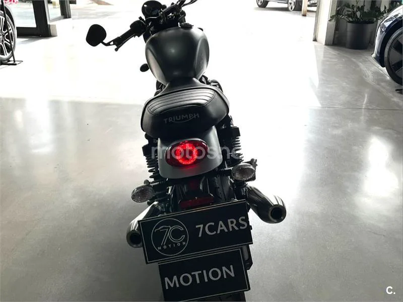 Triumph Street Twin - Vista 15