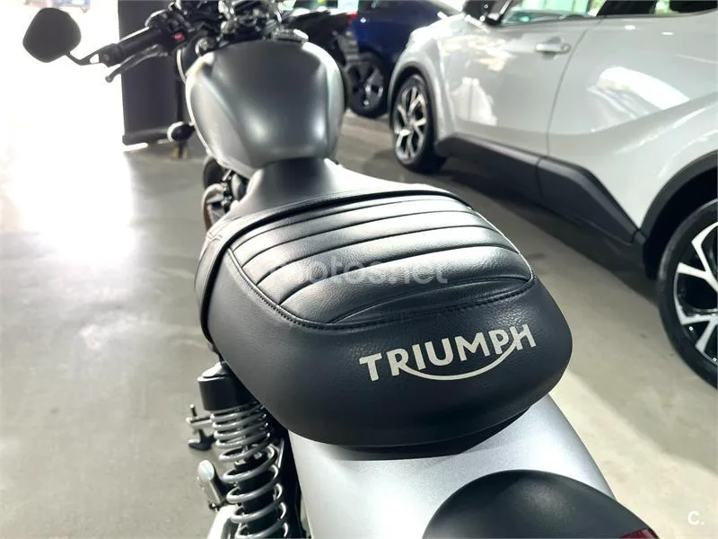 Triumph Street Twin - Vista 8
