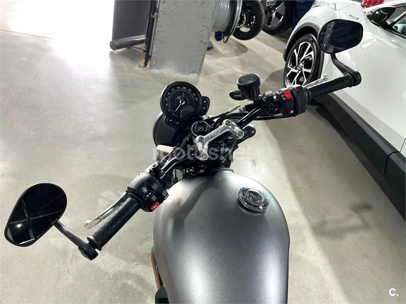 Triumph Street Twin - Vista 10