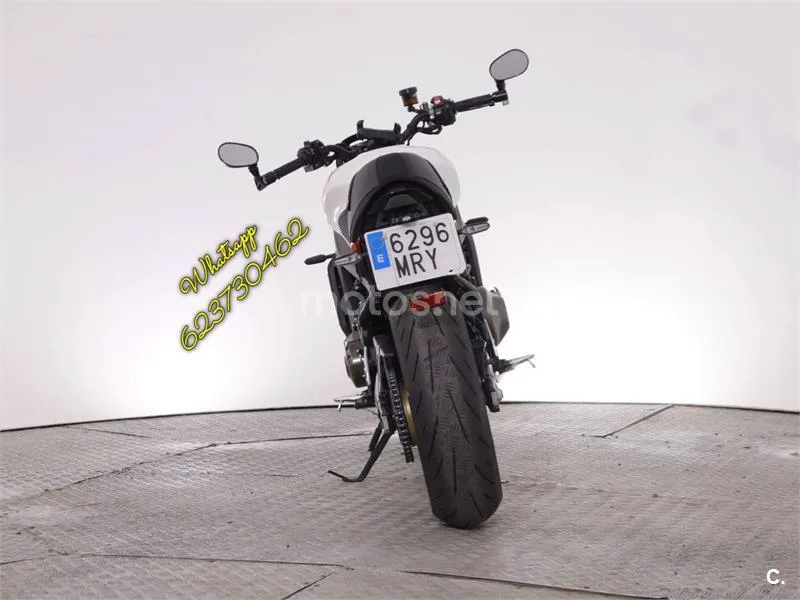 Yamaha XSR900 - Vista 3
