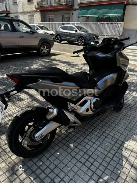 Honda Forza 750 - Vista 3