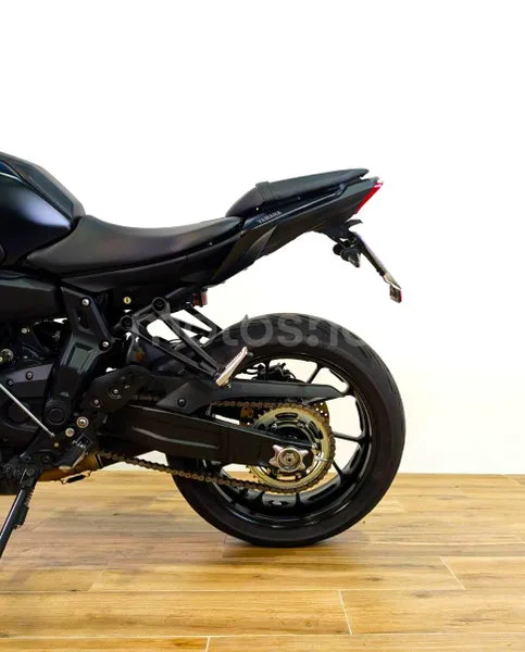 Yamaha MT-07 - Vista 9
