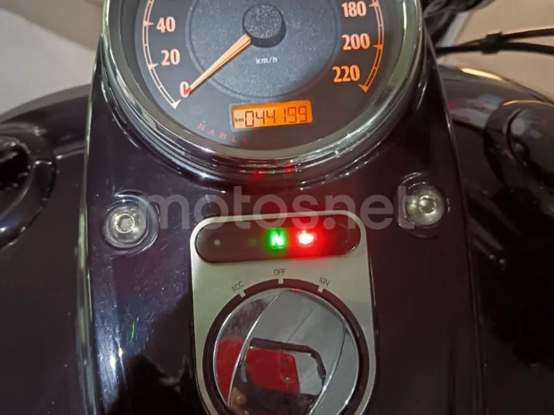 Harley-Davidson Dyna Fat Bob - Vista 12