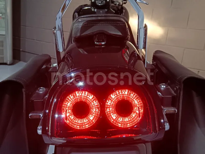 Harley-Davidson Dyna Fat Bob - Vista 20