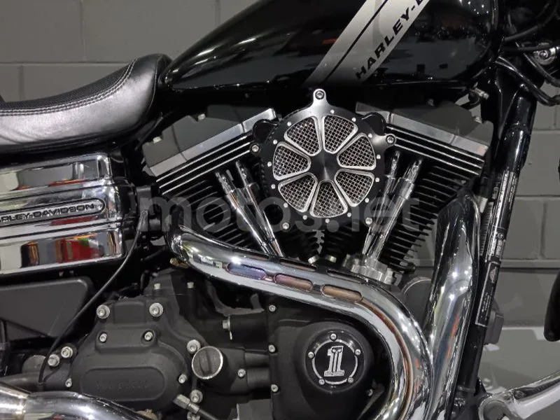 Harley-Davidson Dyna Fat Bob - Vista 3