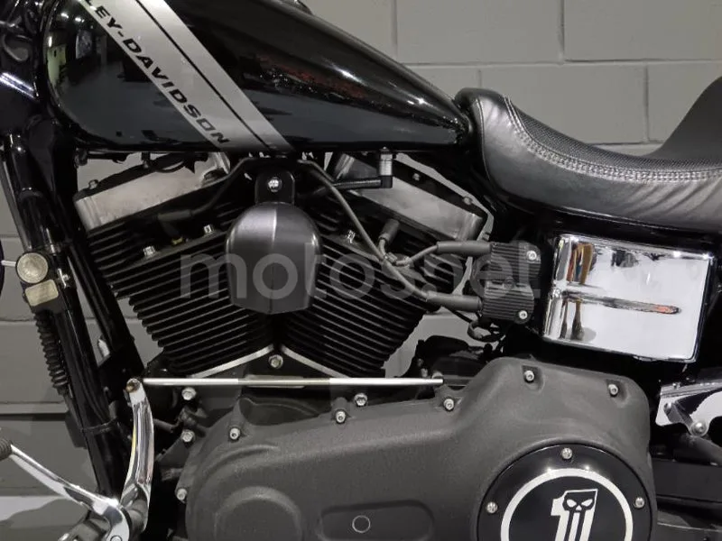 Harley-Davidson Dyna Fat Bob - Vista 4