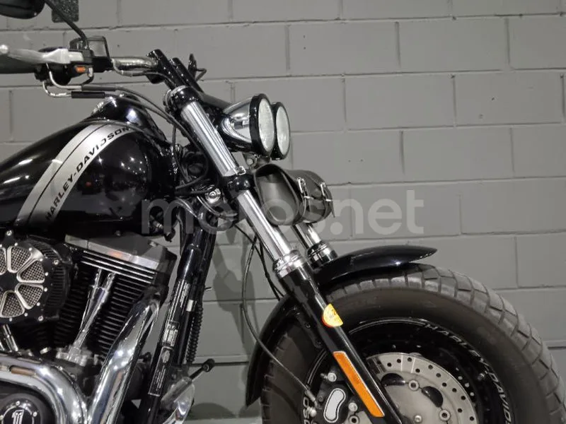 Harley-Davidson Dyna Fat Bob - Vista 7